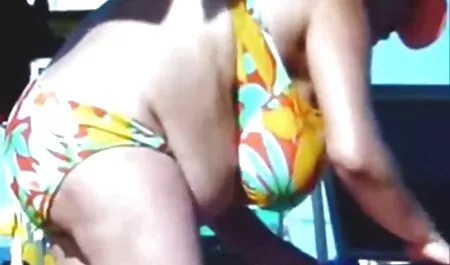یک گروه از سگ داغ سکس مادر زن باداماد در کنار چهره!